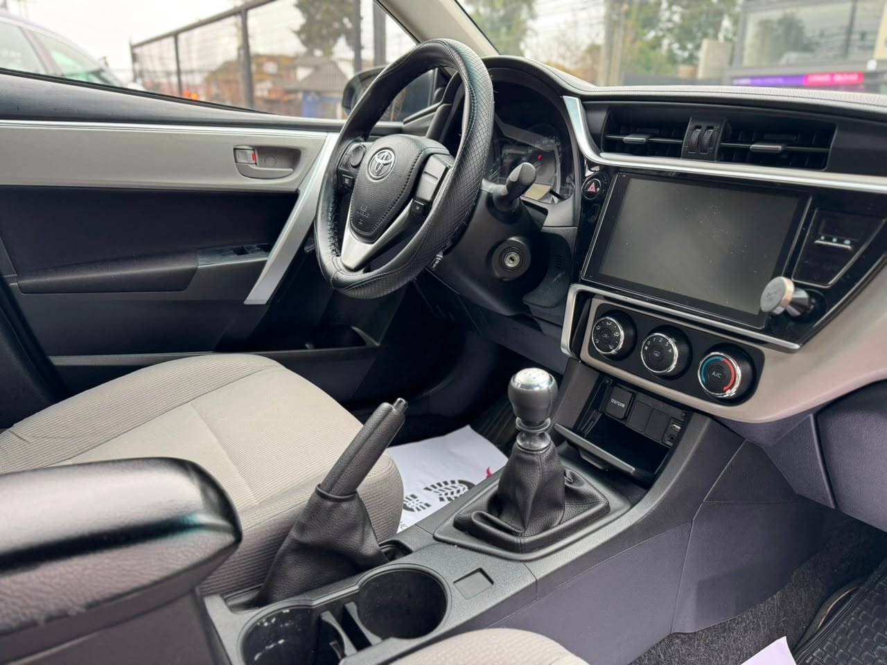 Toyota Corolla — foto 16 de 19