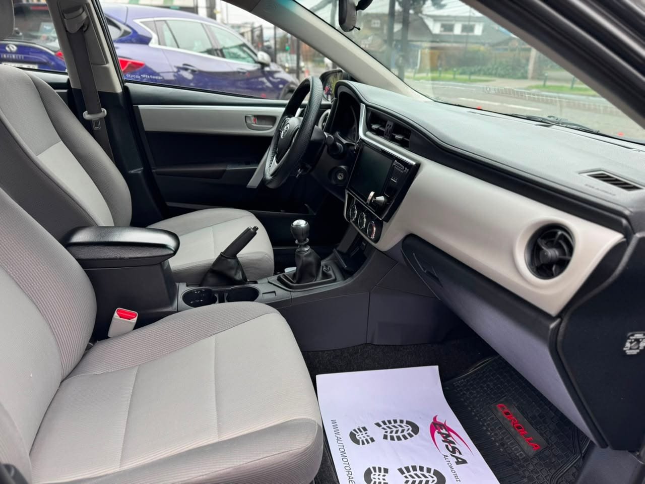 Toyota Corolla — foto 18 de 19