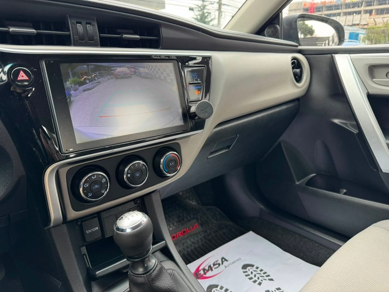 Toyota Corolla — foto 19 de 19