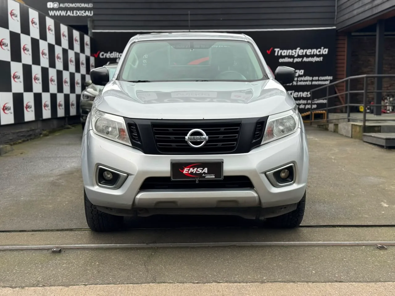 Nissan Np300 — foto 2 de 15