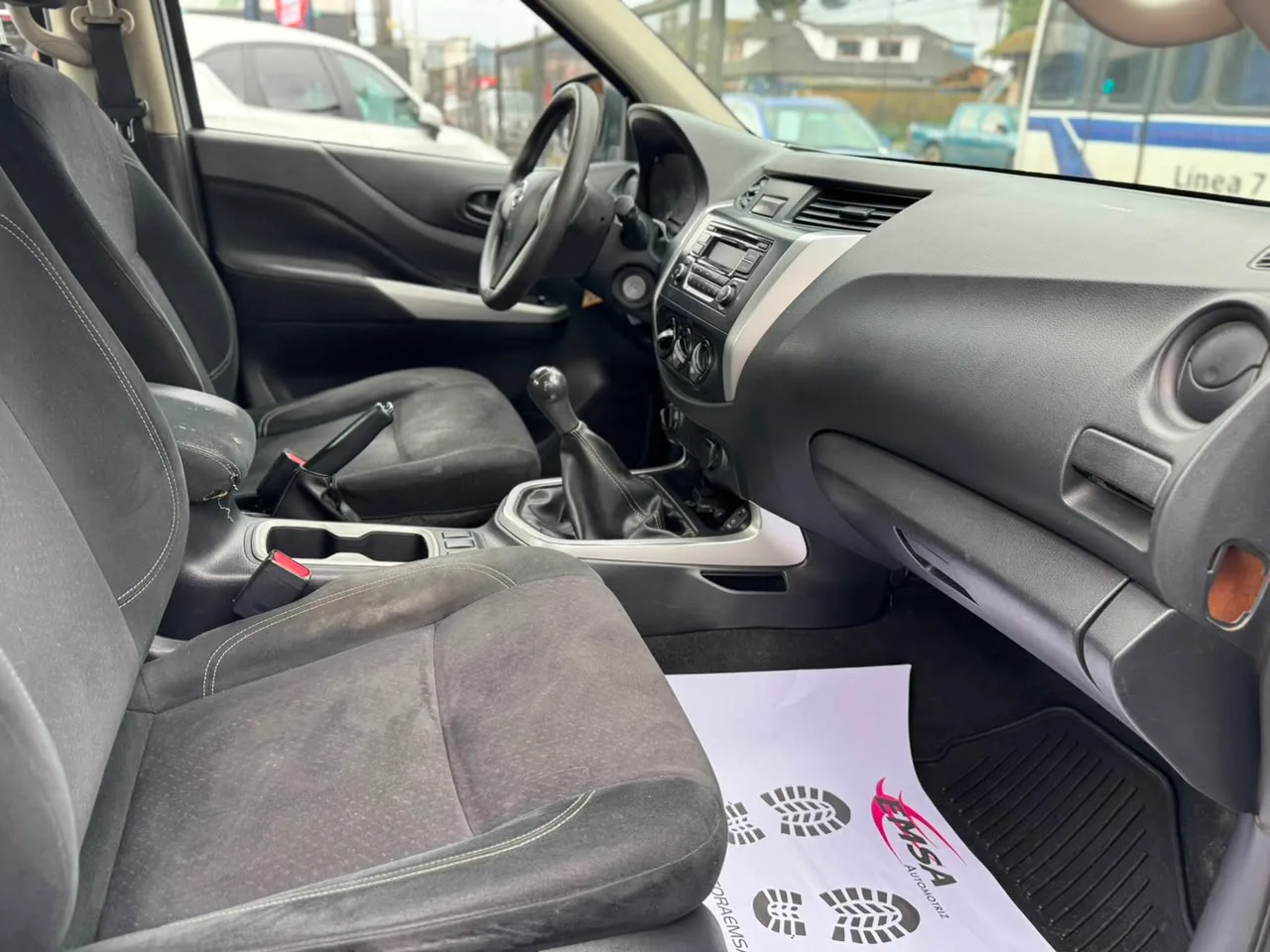 Nissan Np300 — foto 13 de 15