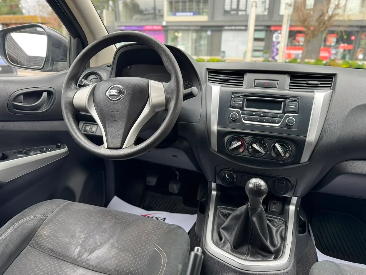 Nissan Np300 — foto 14 de 15