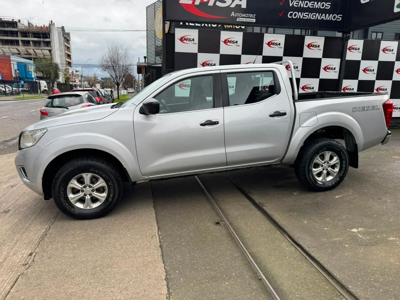 Nissan Np300 — foto 4 de 15