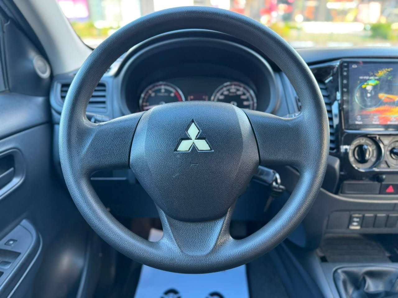 Mitsubishi L200 Work — foto 16 de 19