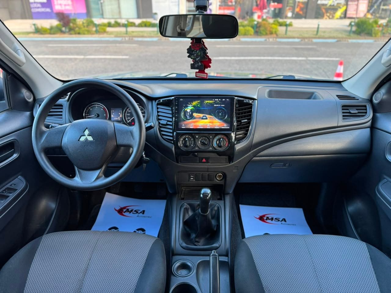 Mitsubishi L200 Work — foto 17 de 19