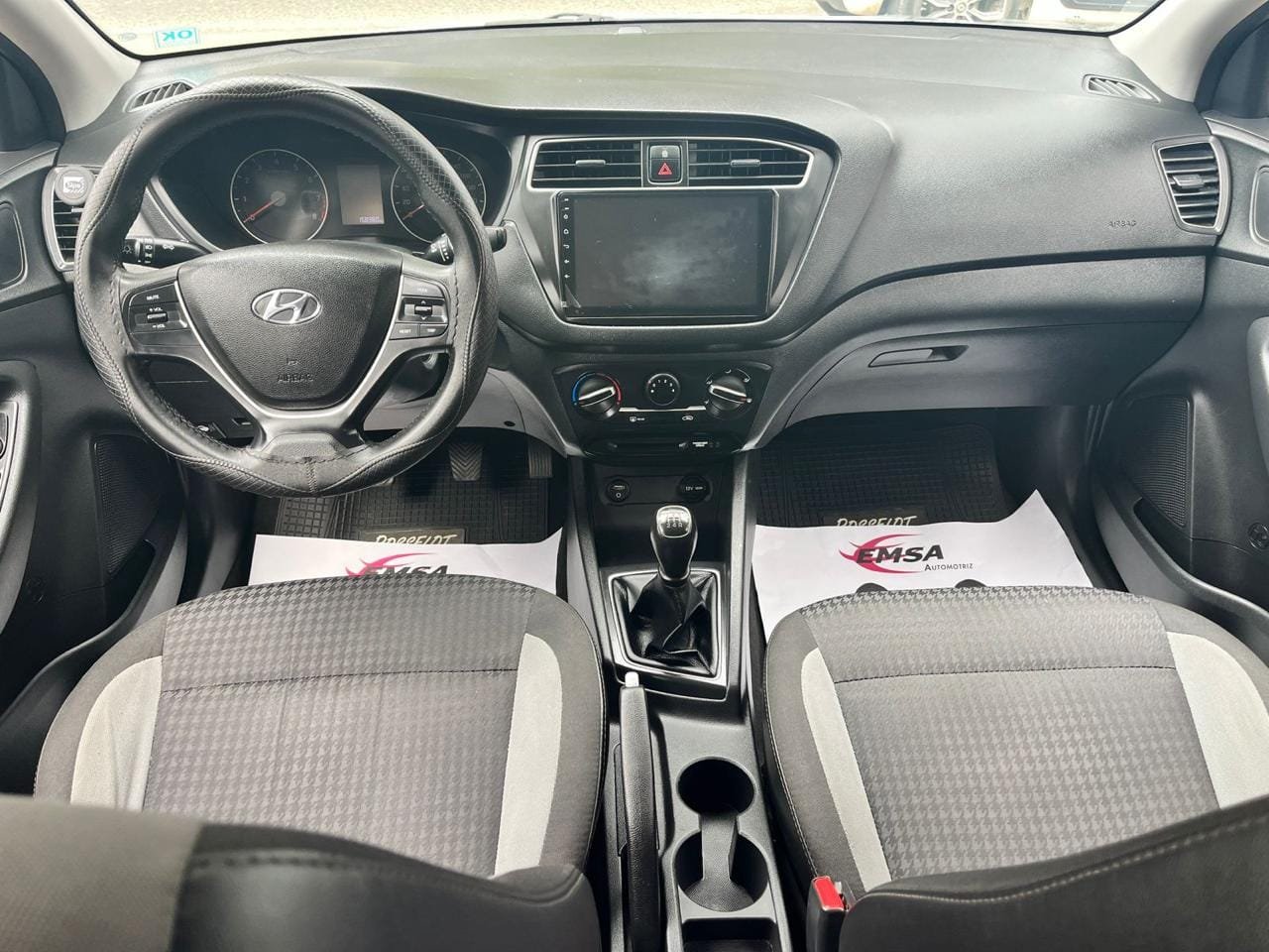 Hyundai I20 — foto 17 de 19