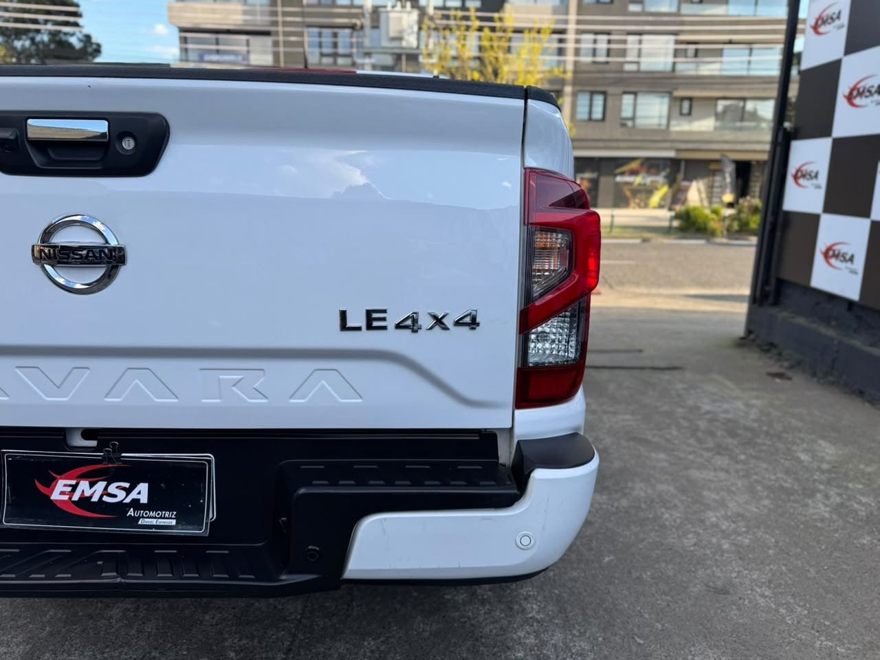 Nissan Navara Le4×4 A — foto 9 de 18