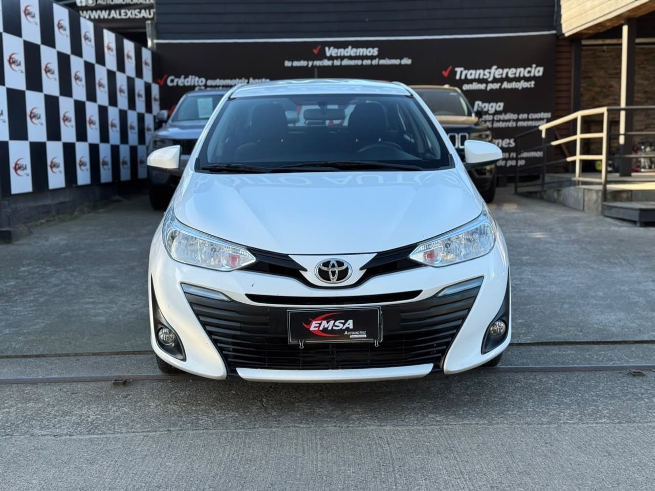 Toyota Yaris — foto 2 de 18