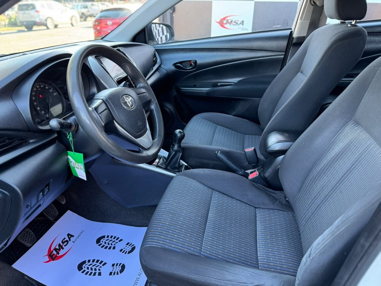 Toyota Yaris — foto 10 de 18