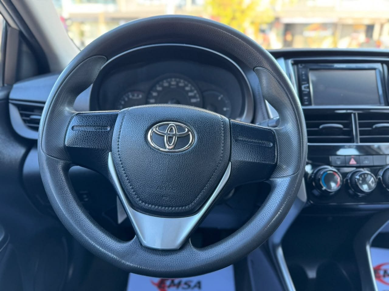 Toyota Yaris — foto 12 de 18