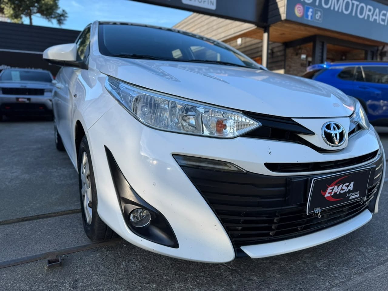 Toyota Yaris — foto 9 de 18