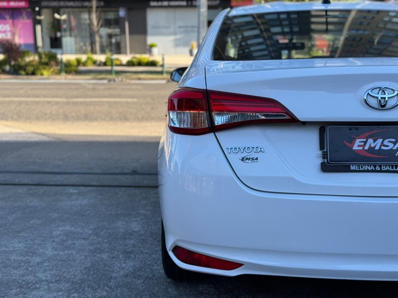 Toyota Yaris — foto 8 de 18