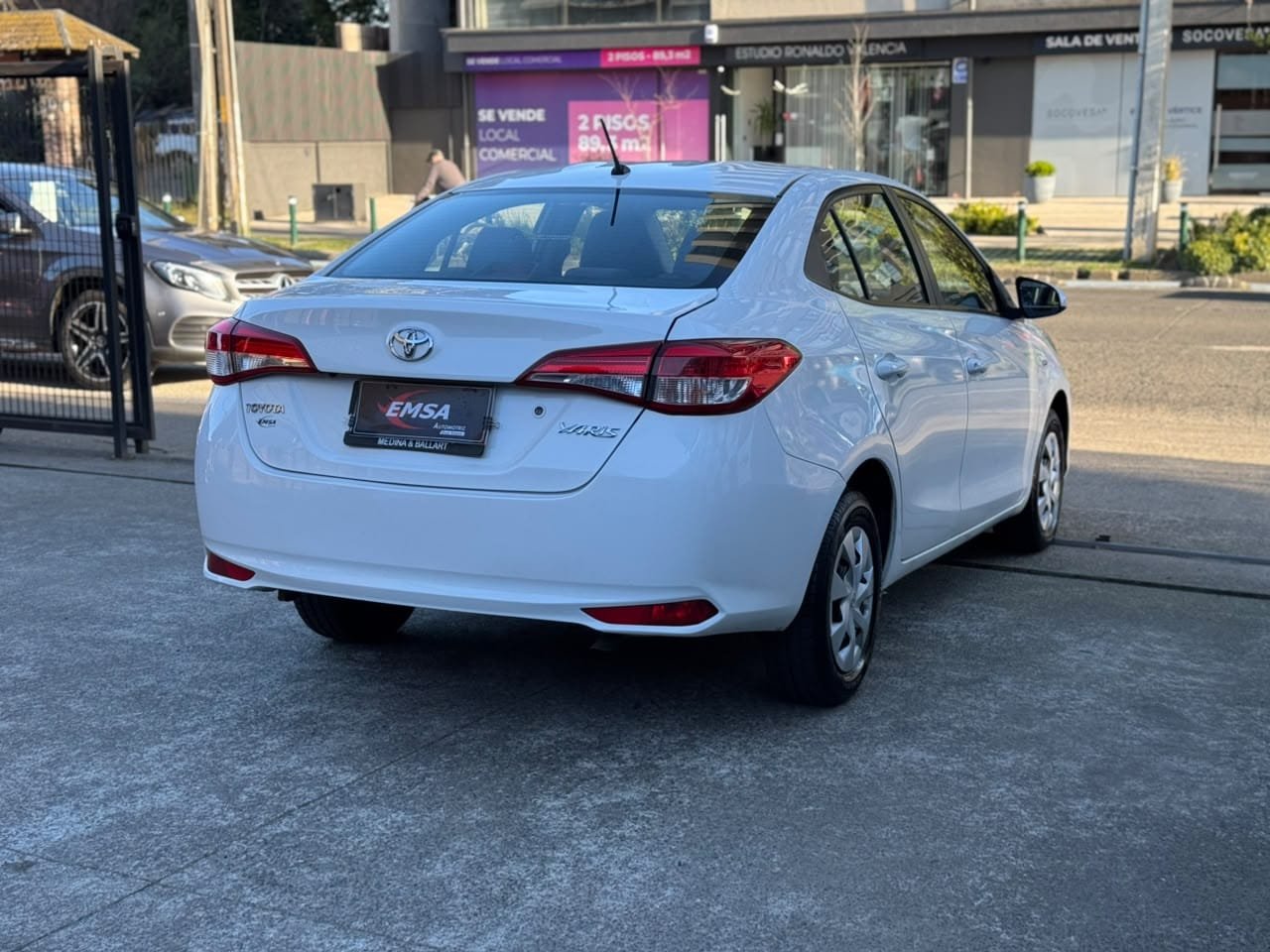 Toyota Yaris — foto 4 de 18