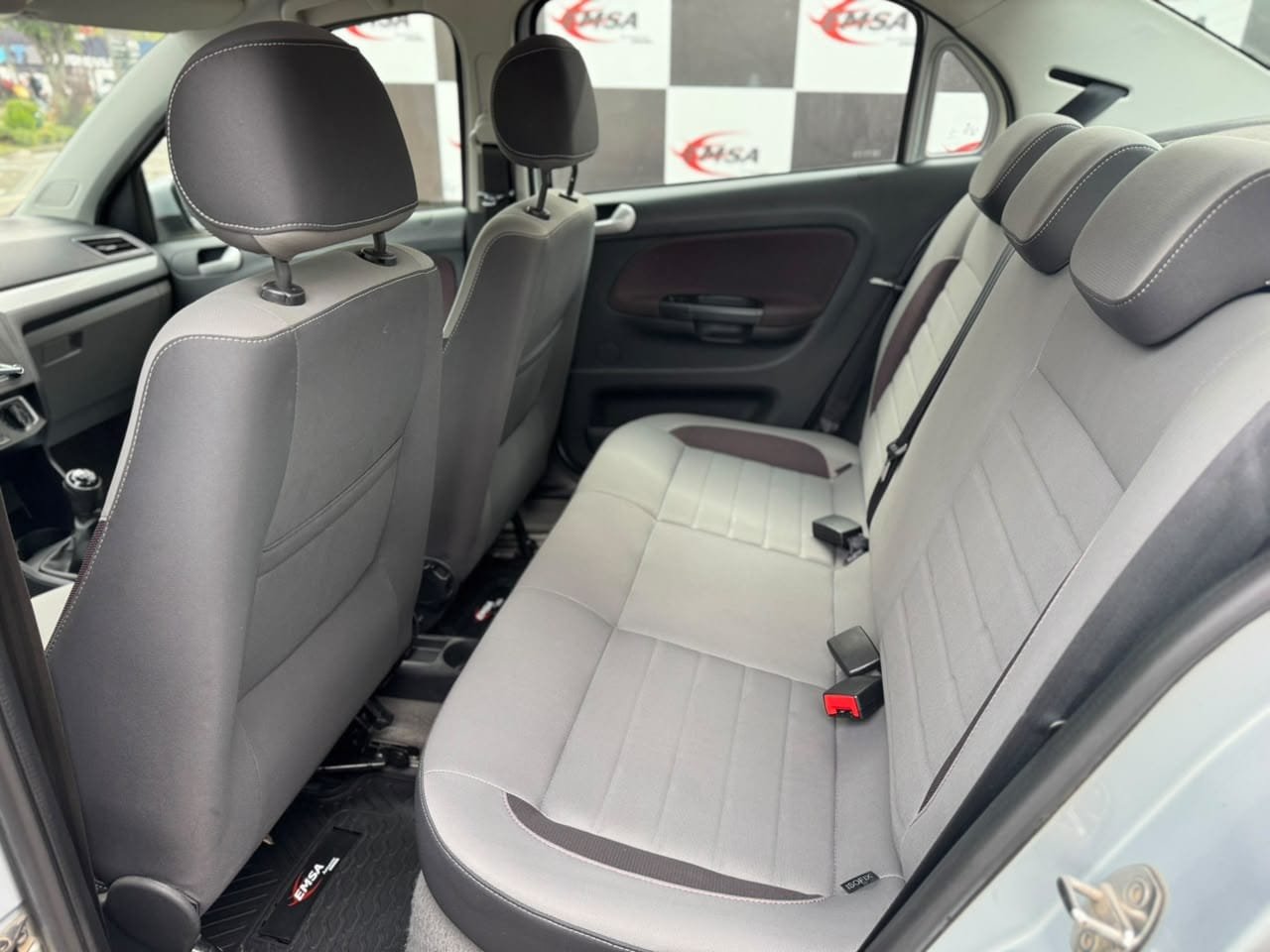 Volkswagen Voyage — foto 10 de 17