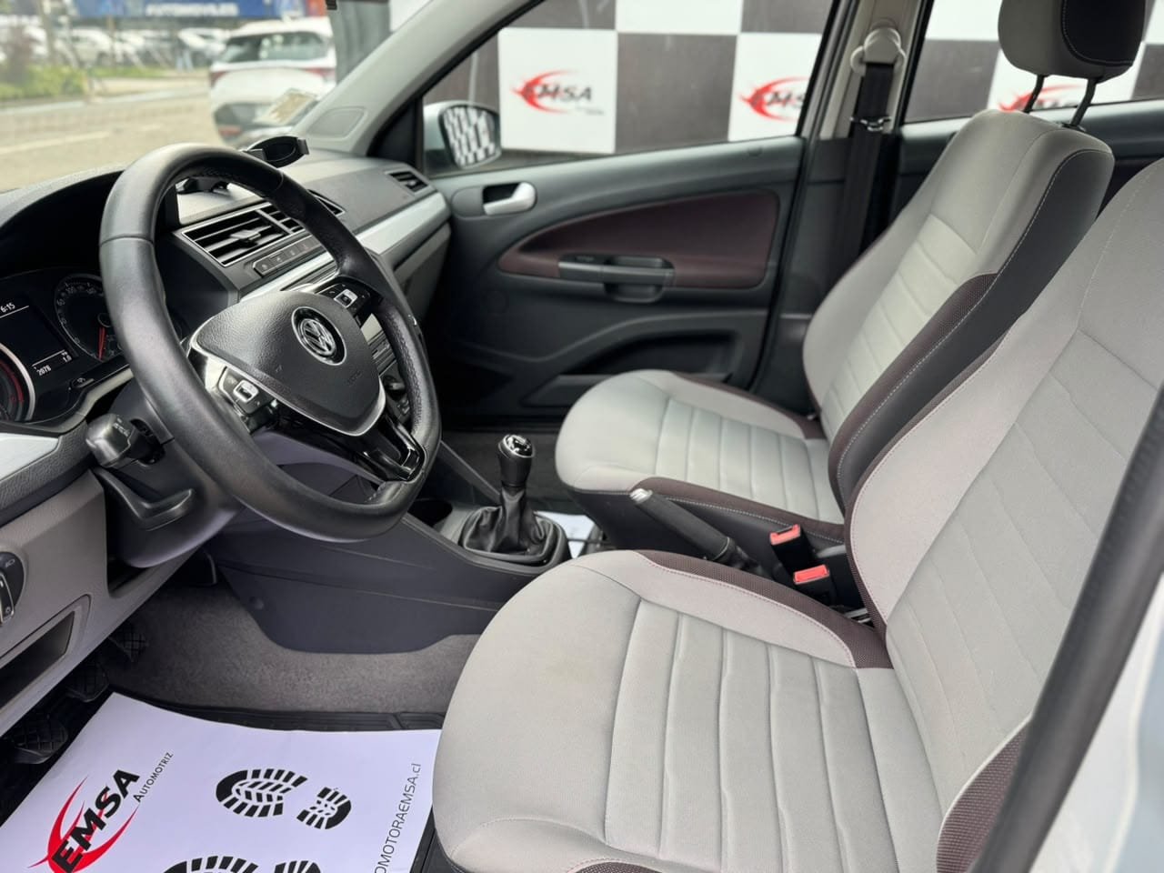 Volkswagen Voyage — foto 12 de 17