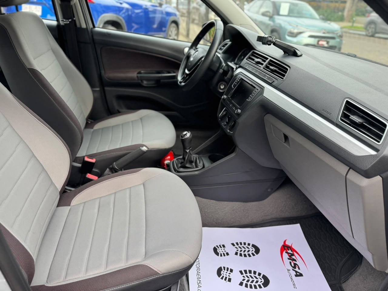 Volkswagen Voyage — foto 14 de 17