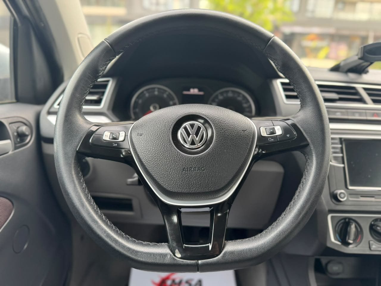 Volkswagen Voyage — foto 15 de 17